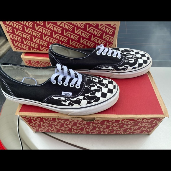 vans checkered flames